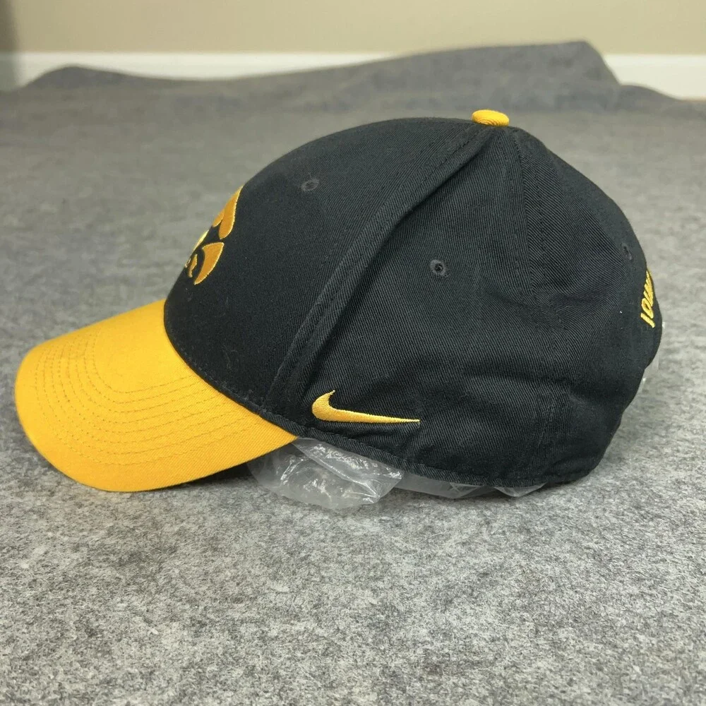 Iowa Hawkeyes Hat Cap Snap Back Black Gold NCAA College Football Nike Mens - Picture 4 of 9